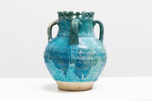 Arte Islamica - Vaso in ceramica con orlo traforato Iran, XII-XIII secolo