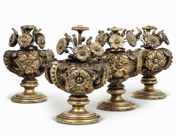Quattro elementi decorativi in legno dorato, XIX secolo  - Asta Dimore Italiane - Associazione Nazionale - Case d'Asta italiane