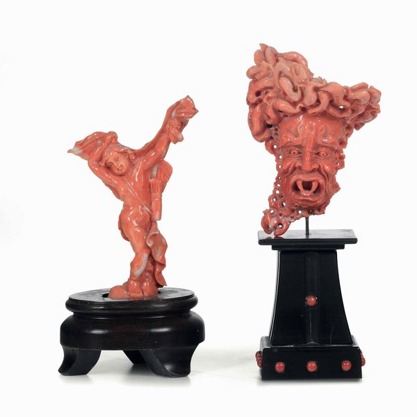 Due sculture in corallo. XX secolo  - Asta Dimore Italiane - Associazione Nazionale - Case d'Asta italiane