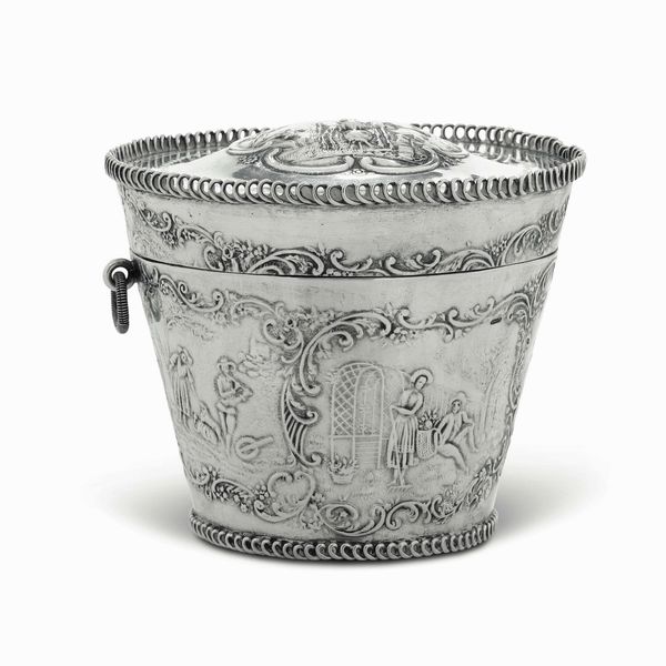 Scatola contenitore in argento. Olanda, XX secolo  - Asta Dimore Italiane - Associazione Nazionale - Case d'Asta italiane