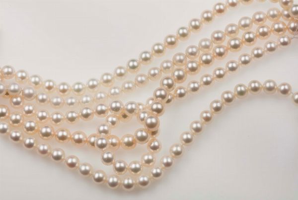 Lotto composto da 5 fili di perle  - Asta Vintage, Gioielli e Bijoux - Associazione Nazionale - Case d'Asta italiane