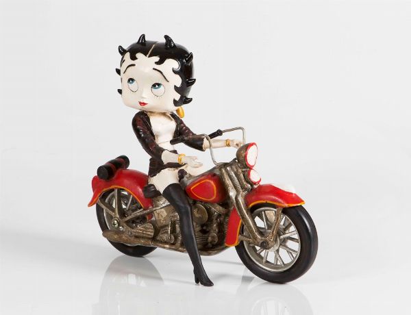 Betty Boop in moto  - Asta Vintage, Gioielli e Bijoux - Associazione Nazionale - Case d'Asta italiane