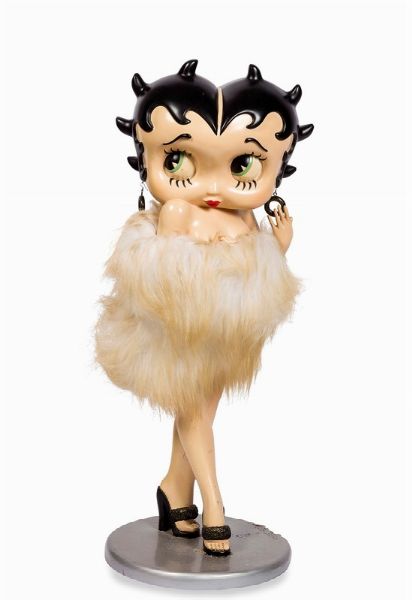 Betty Boop con pelliccia  - Asta Vintage, Gioielli e Bijoux - Associazione Nazionale - Case d'Asta italiane