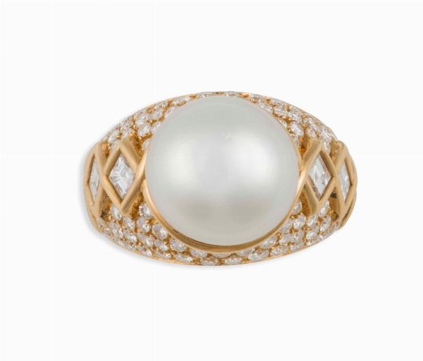 Anello con perla coltivata con diamanti  - Asta Vintage, Gioielli e Bijoux - Associazione Nazionale - Case d'Asta italiane