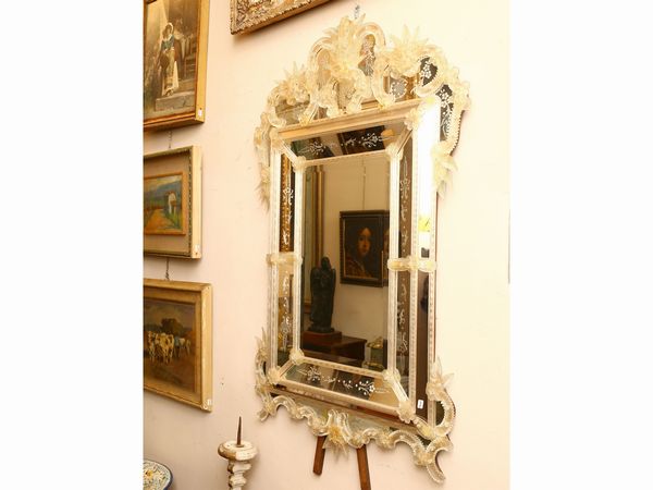 Specchiera interamente ralizzata in specchio  - Asta Arredi, argenti, dipinti e curiosit d'epoca in parte provenienti da Villa Mannelli - Associazione Nazionale - Case d'Asta italiane