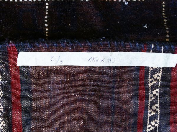 Tre tappeti coprisella di vecchia manifattura  - Asta Arredi, argenti, dipinti e curiosit d'epoca in parte provenienti da Villa Mannelli - Associazione Nazionale - Case d'Asta italiane