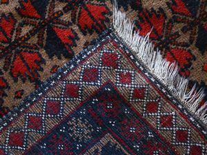 Due tappeti caucasici di vecchia manifattura  - Asta Arredi, argenti, dipinti e curiosit d'epoca in parte provenienti da Villa Mannelli - Associazione Nazionale - Case d'Asta italiane