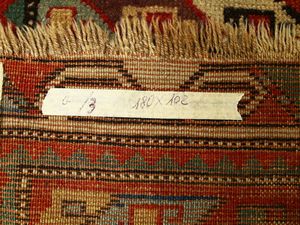 Tre tappeti di vecchia manifattura  - Asta Arredi, argenti, dipinti e curiosit d'epoca in parte provenienti da Villa Mannelli - Associazione Nazionale - Case d'Asta italiane