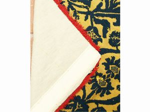 Tre tappeti di vecchia manifattura  - Asta Arredi, argenti, dipinti e curiosit d'epoca in parte provenienti da Villa Mannelli - Associazione Nazionale - Case d'Asta italiane