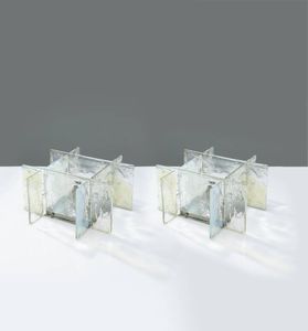 MAZZEGA - Coppia di lampade da tavolo in vetro iridescente di forte spessore  montatura in metallo. Anni '70 cm 20x40x40