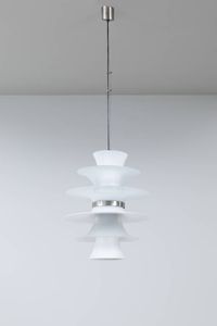 MAZZEGA - Lampada a sospensione in vetro lattimo e metallo cromato. Anni '70 cm 120x45