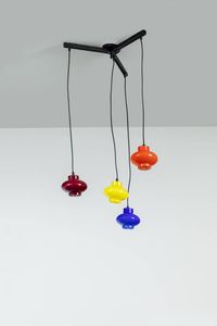 VISTOSI - Lampada a sospensione in metallo laccato  diffusori in vetro colorato. Anni '60 cm 90x45