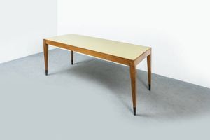 PAOLO BUFFA  attribuito - Tavolo in legno chiaro  piano in vetro colorato  puntali in legno colorato. Anni '50 cm 80 5x210x90
