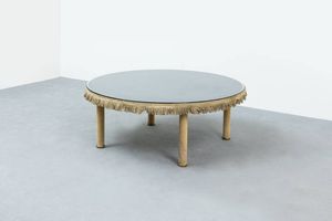 FONTANA ARTE - Tavolino con struttura in legno  corda e frange  piano in vetro specchiato. Anni '50 Marchio del Produttore sotto  [..]