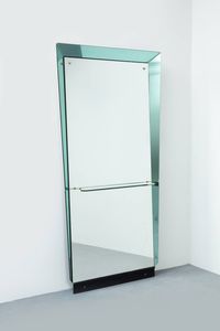 CRISTAL ART - Specchiera con bordo in vetro colorato e mensola di forte spessore. Anni '60 cm 215x110