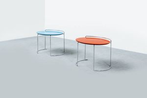 KAZUIDE TAKAHAMA - Due tavolini con struttura in acciaio cromato  piano laccato. Prod. Studio Simon anni '70 cm 45x58x49
