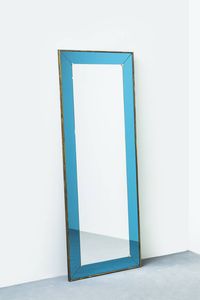 CRISTAL ART - Specchiera con cornice in vetro colorato e bordo in ottone. Anni '60 cm 185x70