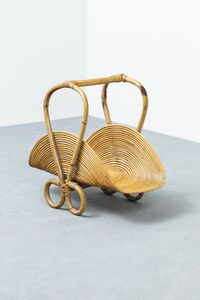 PRODUZIONE ITALIANA - Portartiviste in bamboo e rattan. Anni '60 cm 52x63x31
