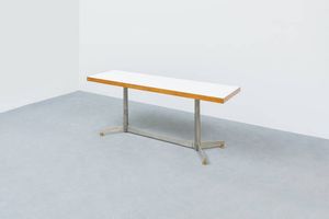 OLIVETTI - Tavolo con struttura in metallo spazzolato  piano in legno laminato. Anni '60 Etichetta sotto il piano cm 70x1 [..]