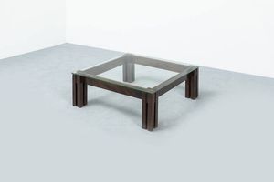PRODUZIONE ITALIANA - Tavolino con struttura in legno  piano in cristallo. Anni '60 cm 28x79x79