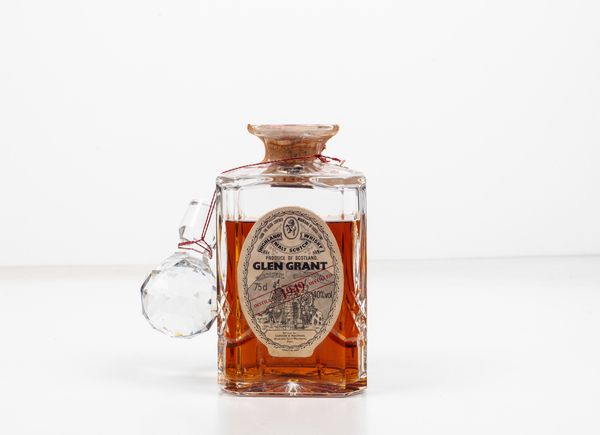 Glen Grant, Gordon & Machphail Highland Malt Scotch Whisky Decanter  - Asta Vini e Distillati da collezione e da investimento - Associazione Nazionale - Case d'Asta italiane