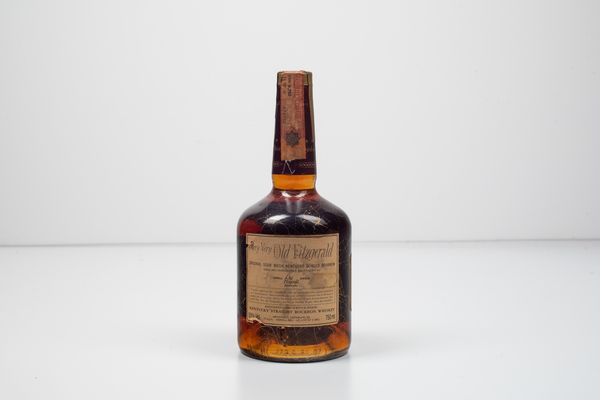 Very Very Old Fitzgerald, Bonded 12 years old Kentucky Straight Bourbon Whisky  - Asta Vini e Distillati da collezione e da investimento - Associazione Nazionale - Case d'Asta italiane
