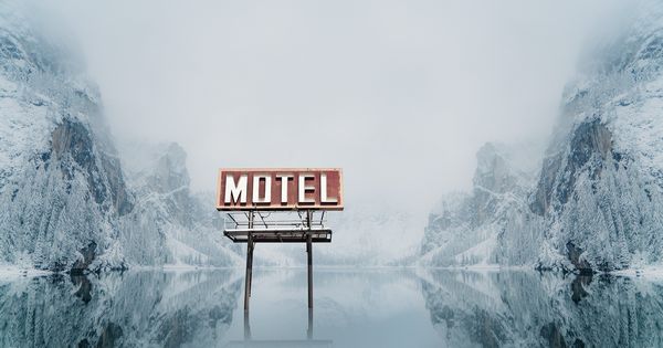 ,Aqua Aura : Winter Motel  - Asta Fotografia: Under 1K - Associazione Nazionale - Case d'Asta italiane