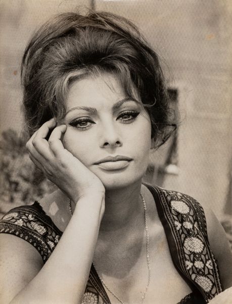 ,Pierluigi Praturlon : Sophia Loren  - Asta Fotografia: Under 1K - Associazione Nazionale - Case d'Asta italiane