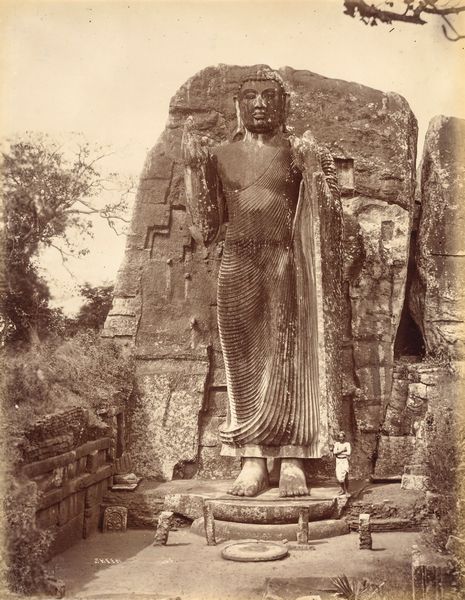 ,William Louis Henry Skeen & Co : Avukana Buddha Statue, Kekirawa, Ceylon  - Asta Fotografia dell'800: album di viaggio - Associazione Nazionale - Case d'Asta italiane