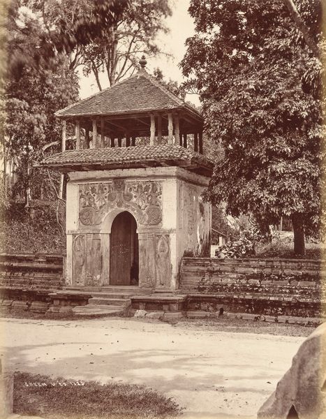 ,William Louis Henry Skeen & Co : Kandy Temple  - Asta Fotografia dell'800: album di viaggio - Associazione Nazionale - Case d'Asta italiane