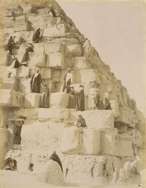 ,Félix Bonfils : Ascension de la Grande Pyramide  - Asta Fotografia dell'800: album di viaggio - Associazione Nazionale - Case d'Asta italiane