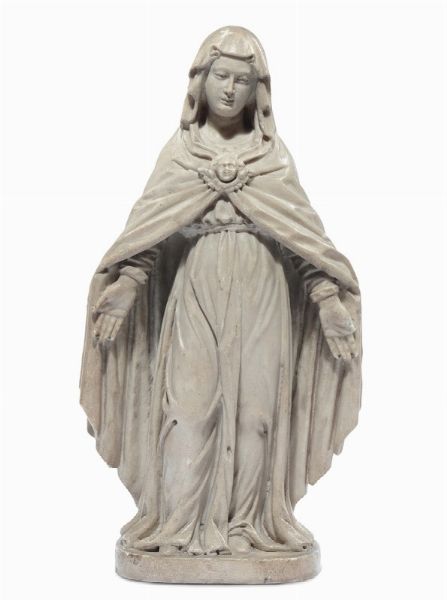 Scultura in marmo raffigurante Madonna della Misericordia, arte ligure del XVII secolo  - Asta Antiquariato - Associazione Nazionale - Case d'Asta italiane