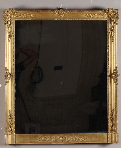 Specchiera in legno intagliato e dorato, XIX secolo  - Asta Antiquariato - Associazione Nazionale - Case d'Asta italiane