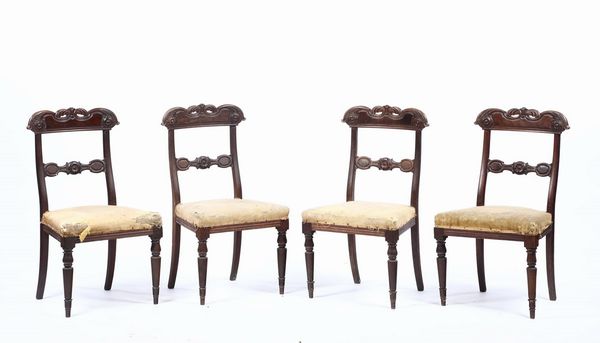 Quattro sedie tipo Peters intagliate, XIX secolo  - Asta Antiquariato - Associazione Nazionale - Case d'Asta italiane