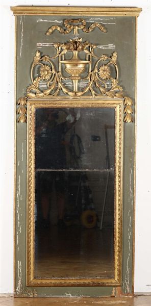 Caminiera Luigi XVI in legno intagliato, laccato e dorato, XVIII-XIX secolo  - Asta Antiquariato - Associazione Nazionale - Case d'Asta italiane