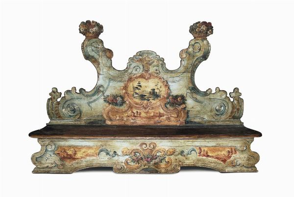 Panca da ingresso con alto schienale sagomato,  XVIII secolo  - Asta Antiquariato - Associazione Nazionale - Case d'Asta italiane