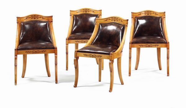 Tavolo e quattro sedie in legno intarsiato, XIX secolo  - Asta Antiquariato - Associazione Nazionale - Case d'Asta italiane