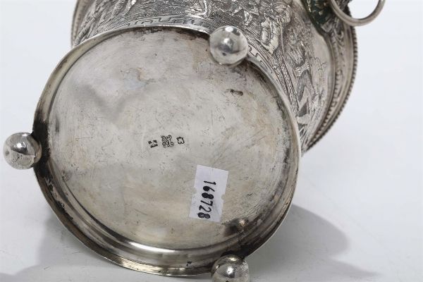 Secchiello in argento con bolli di fantasia, XX secolo  - Asta Antiquariato - Associazione Nazionale - Case d'Asta italiane