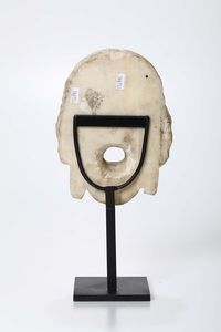 Volto di giovane in marmo bianco scolpito, XX secolo  - Asta Antiquariato - Associazione Nazionale - Case d'Asta italiane