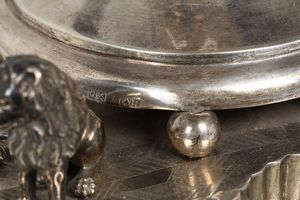 Coppia appliques in bronzo dorato a quattro fiamme, XIX secolo  - Asta Antiquariato - Associazione Nazionale - Case d'Asta italiane