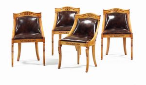 Tavolo e quattro sedie in legno intarsiato, XIX secolo  - Asta Antiquariato - Associazione Nazionale - Case d'Asta italiane