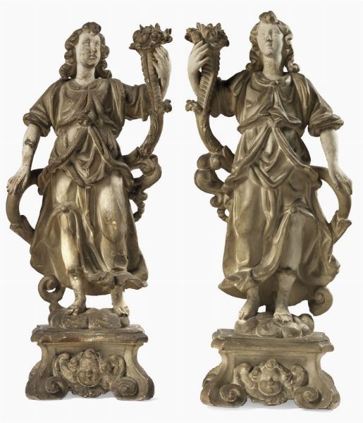 Due sculture in legno laccato  - Asta ARREDI E DIPINTI ANTICHI E UN'IMPORTANTE COLLEZIONE ROMANA - Associazione Nazionale - Case d'Asta italiane