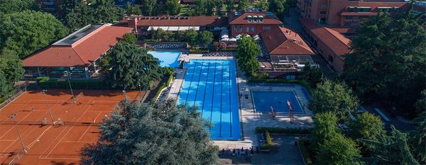 Corso di nuoto presso lo Sporting di Milano 2<BR>  - Asta Un'Arca per l'Ucraina | Asta Benefica - Associazione Nazionale - Case d'Asta italiane