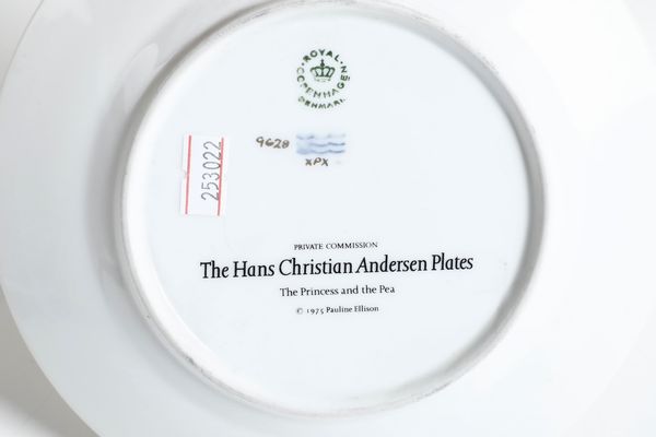 Dodici piatti The Hans Christian Andersen Plates<BR>Danimarca, Copenaghen, Manifattura Royal Copenhagen, 1975 - 1979  - Asta Ceramiche e Vetri | Cambi Time - Associazione Nazionale - Case d'Asta italiane