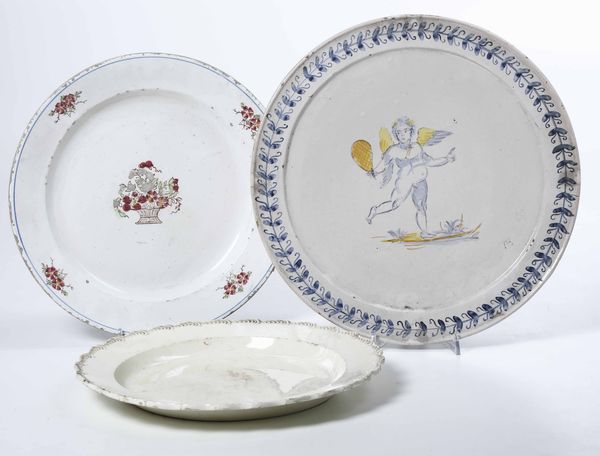 Tre piatti, XIX e XX secolo  - Asta Ceramiche e Vetri | Cambi Time - Associazione Nazionale - Case d'Asta italiane