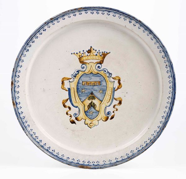 Grande piatto<BR>Probabilmente bottega napoletana del XVIII secolo  - Asta Ceramiche e Vetri | Cambi Time - Associazione Nazionale - Case d'Asta italiane