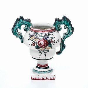 Piccolo vaso<BR>Pesaro, inizio del XX secolo (?)  - Asta Ceramiche e Vetri | Cambi Time - Associazione Nazionale - Case d'Asta italiane