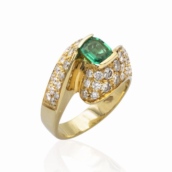Anello in oro giallo 18kt  smeraldo e diamanti  - Asta Gioielli Orologi Fashion Vintage - Associazione Nazionale - Case d'Asta italiane