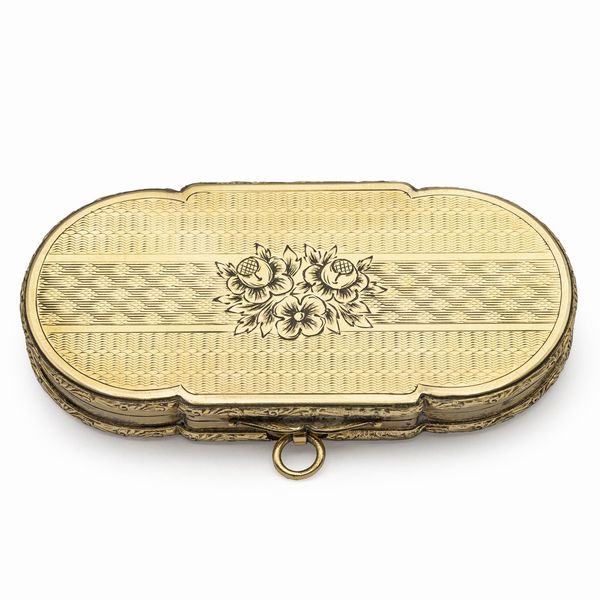 Trousse in oro giallo 18kt con lavorazione guilloch  - Asta Gioielli Orologi Fashion Vintage - Associazione Nazionale - Case d'Asta italiane