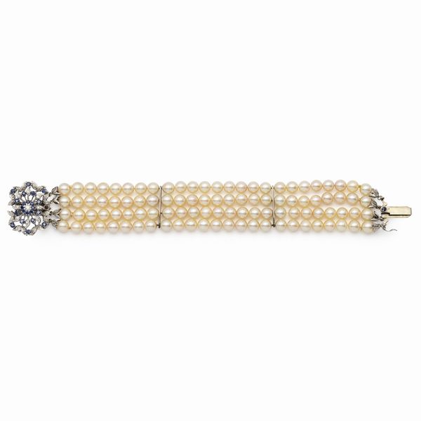 Bracciale a quattro fili di perle coltivate  - Asta Gioielli Orologi Fashion Vintage - Associazione Nazionale - Case d'Asta italiane